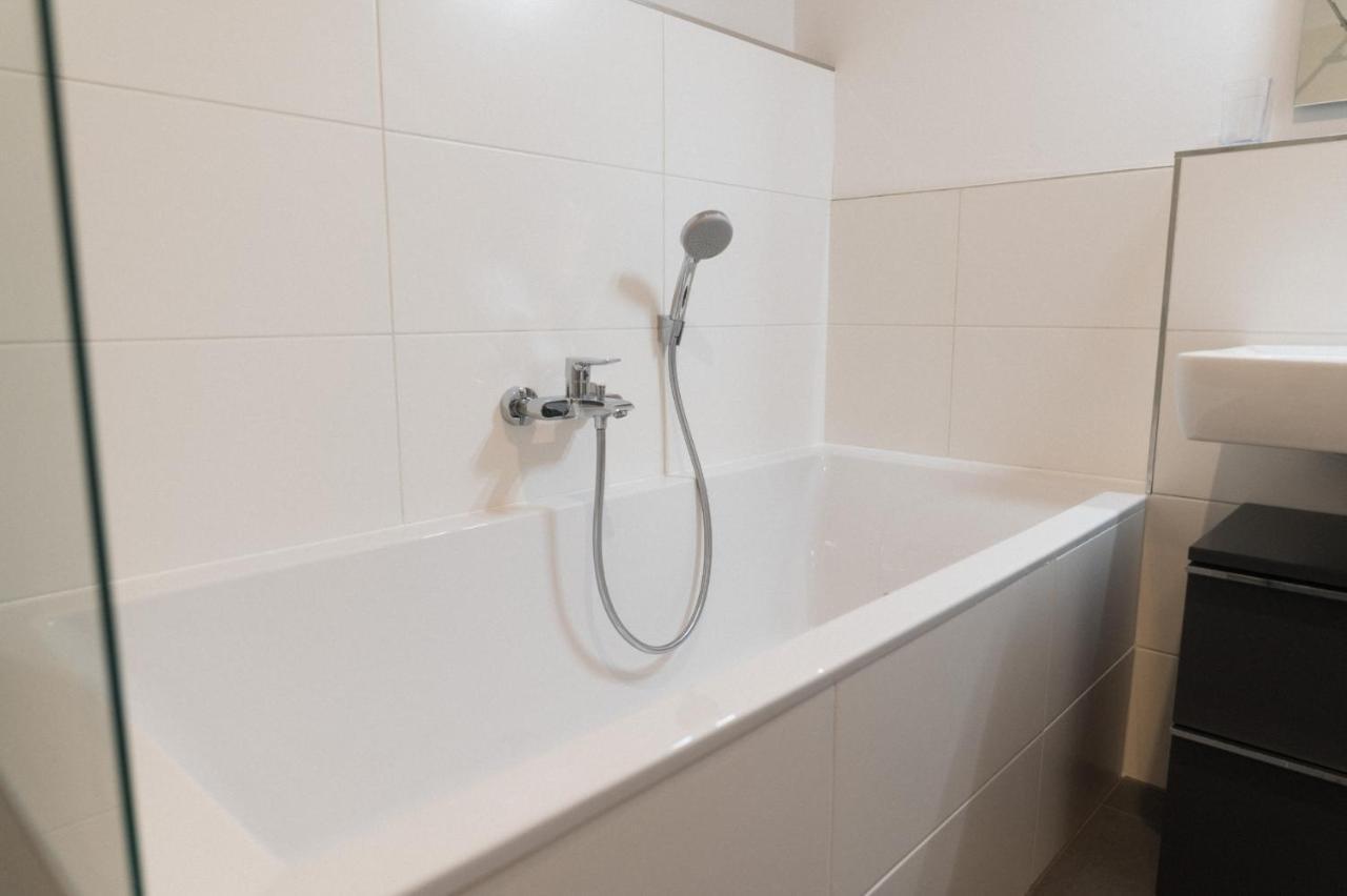 Ferienwohnung Bergsonne Mit Sonnenbalkon Und Tiefgaragen Parkplatz Бад-Ишль Экстерьер фото